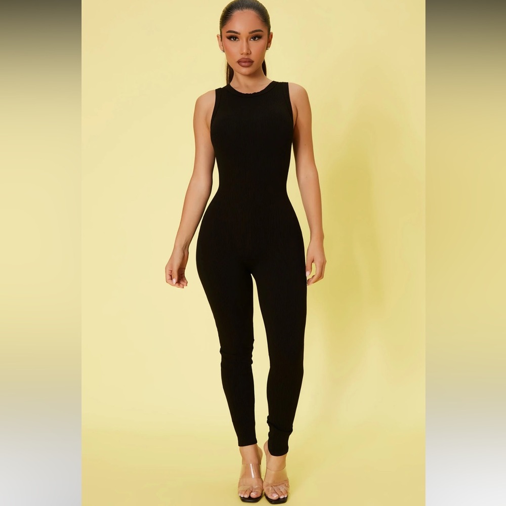 🖤 Black jumpsuit 🖤
